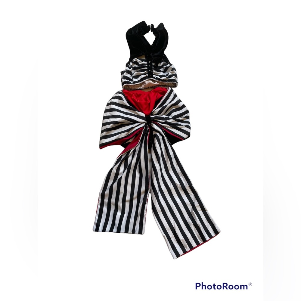 Two piece girls dance costume comes with cute, crop top and shorts attached bow